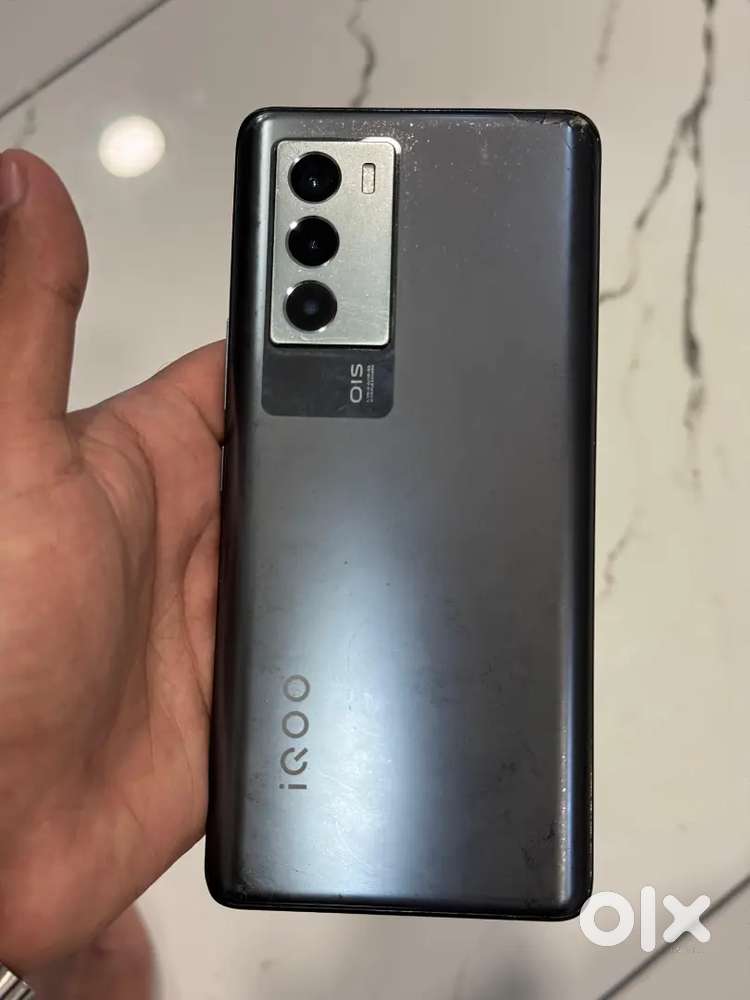 IQ 9SE (8/128)