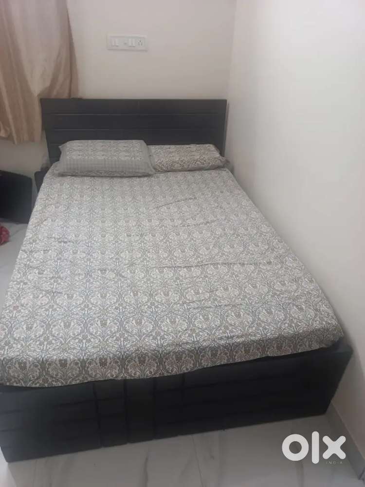 Cot with mattress
