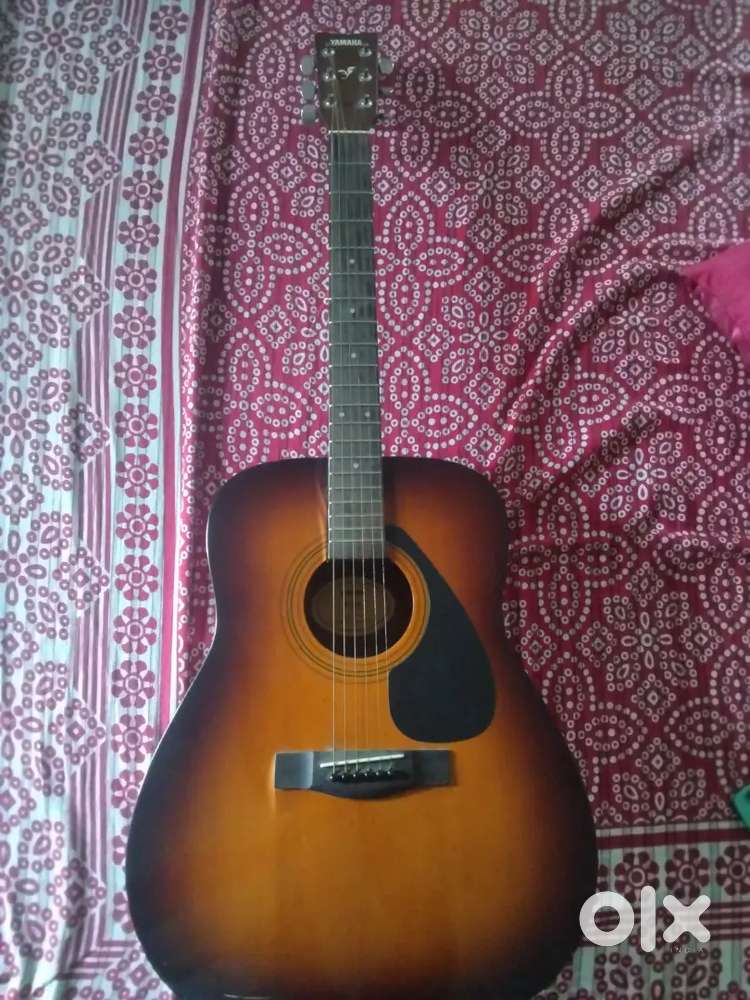 Yamaha guitar F310