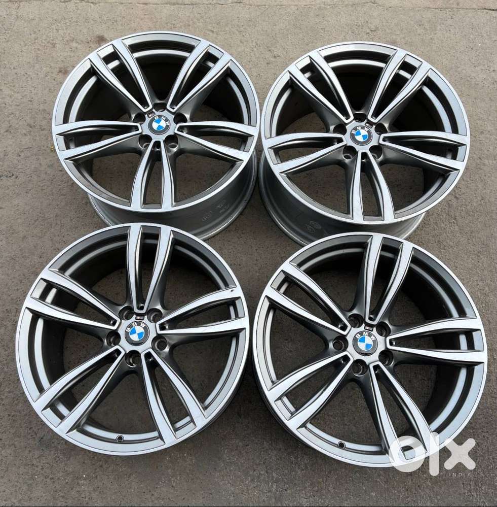 BMW ALLOY WHEELS 18 INCH (VERY GOOD CONDITION)