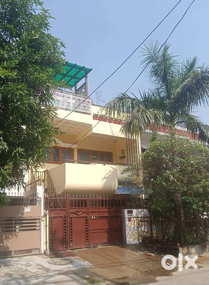 1 BHK Semi furnished well connected