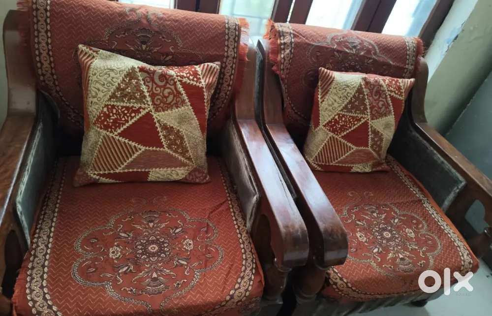 Sofa set with table