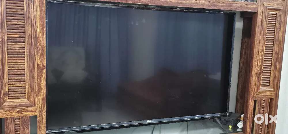 LG TV 2000