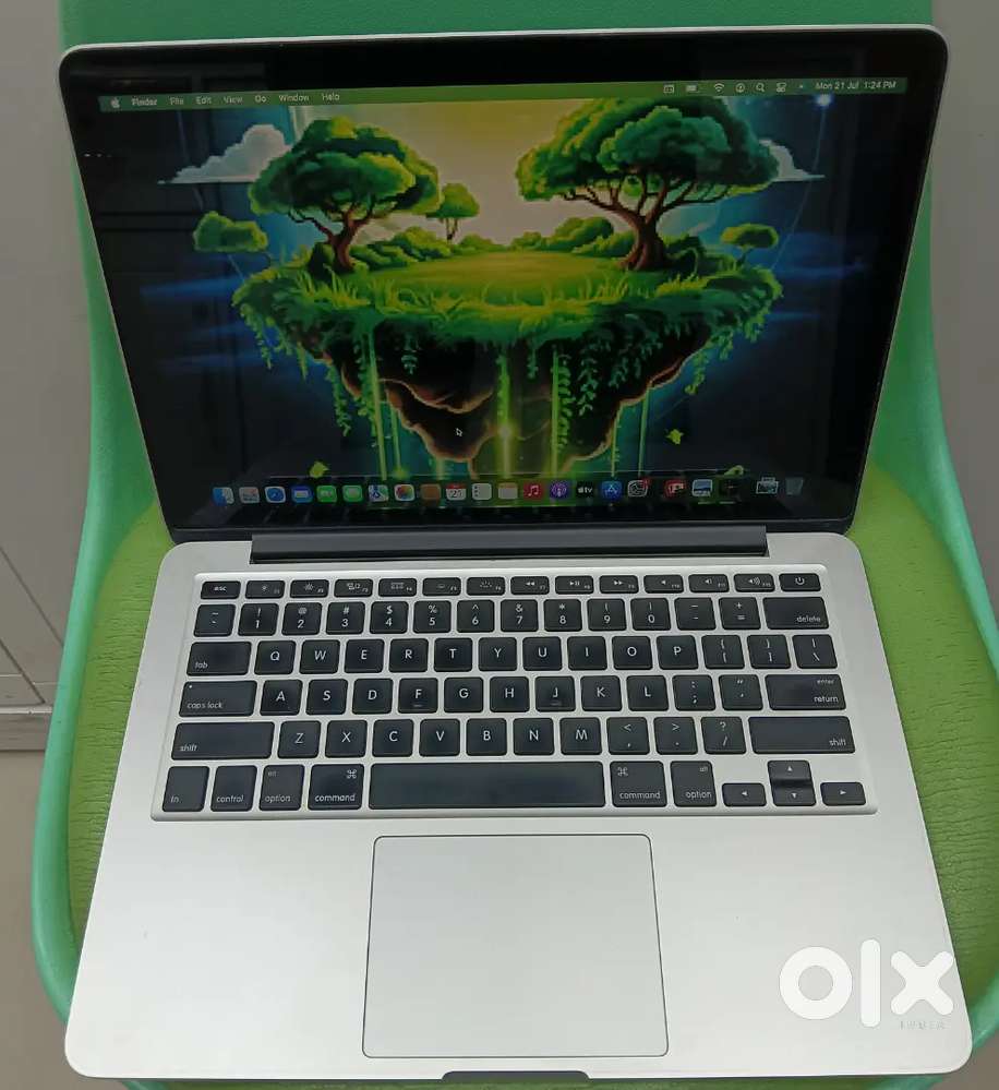 Apple Macbook Pro 13inch MacBook i5 8/256ssd A1 condition