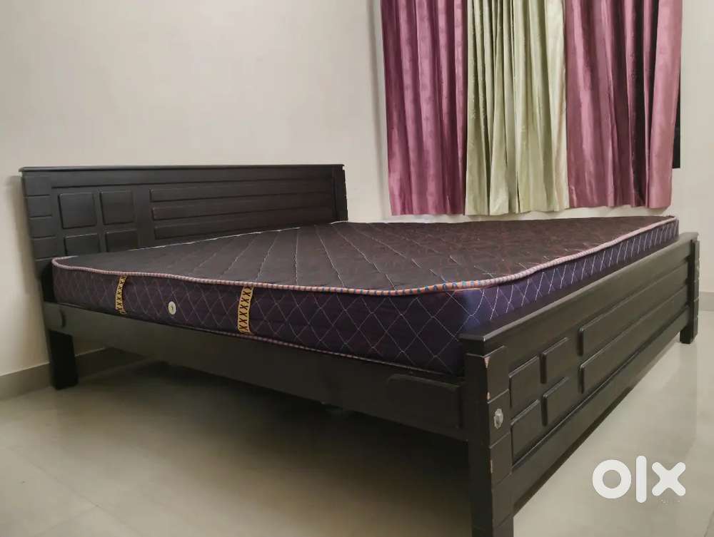 Premium Quality Mattress ! Hardly Used, Like New
!! Urgent Sale !