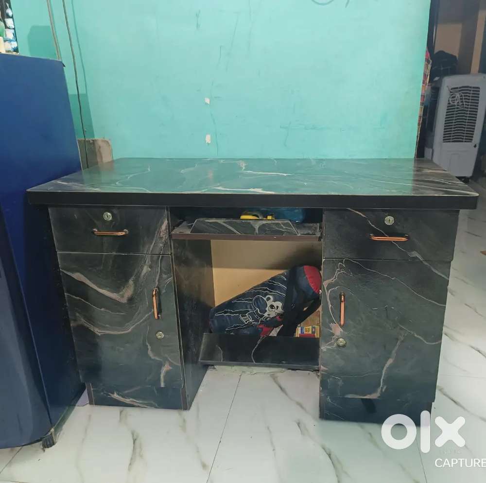 Office table and study table  2×4 fit