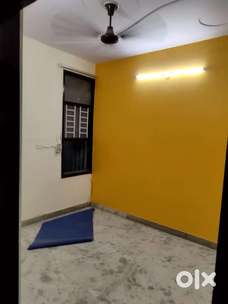 2 bhk flat available for office first floor near nawada metro 13000 rs
