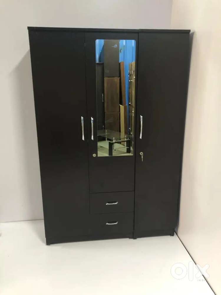 3door wardrobe 3door cupboard 3door almoris Cod available we manufactu