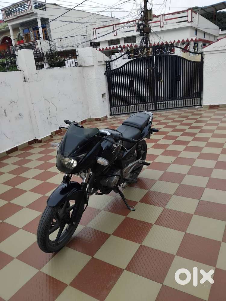 Sale of Bajaj Pulsar 180 (2014 model)
