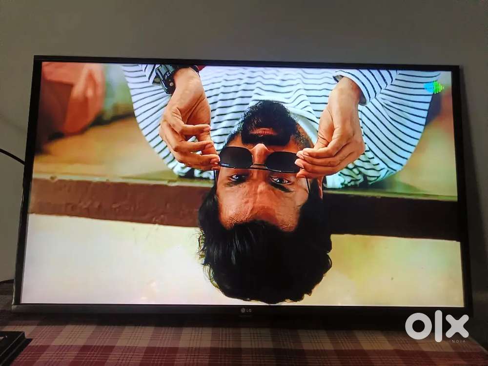 LG 43 INCH SMART TV FOR SALE
