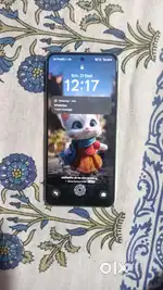 12+ 5g 8/128 minor display problem