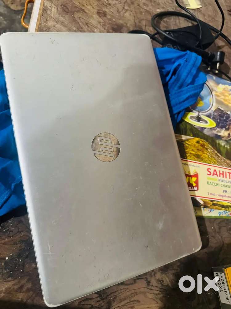 Hp laptop 4 gb ram 256 ssd intel i3 7gen