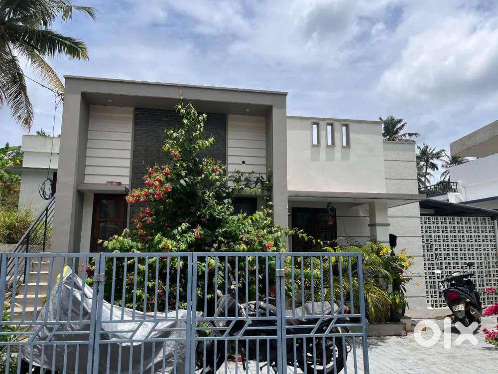 4.5 cent 3 year old redbrick villa house for sale at sreekariyam chenk