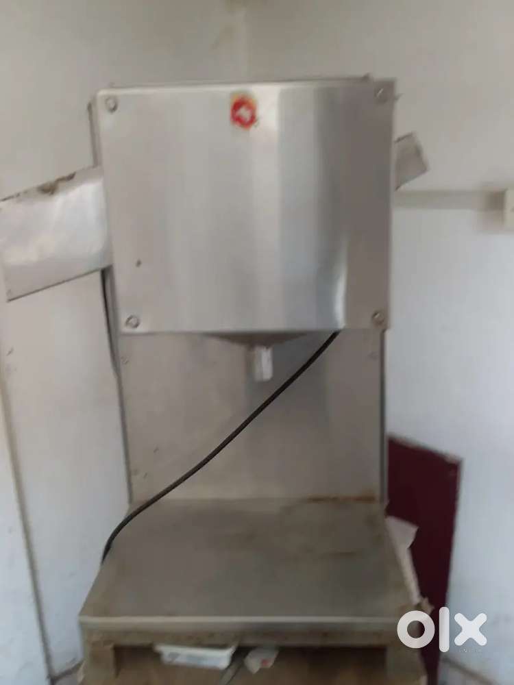 Sugarcane juice machine