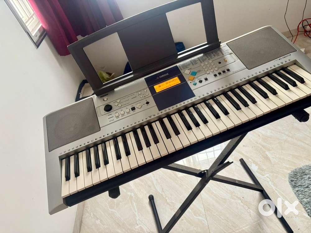 Yamaha keyboard PSR E323
