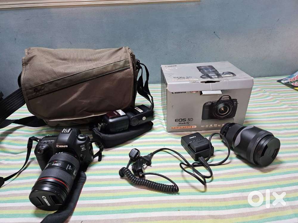 Canon 5D Mark IV with 24-105mm Kit + Sigma 85mm Art + Godox V860III