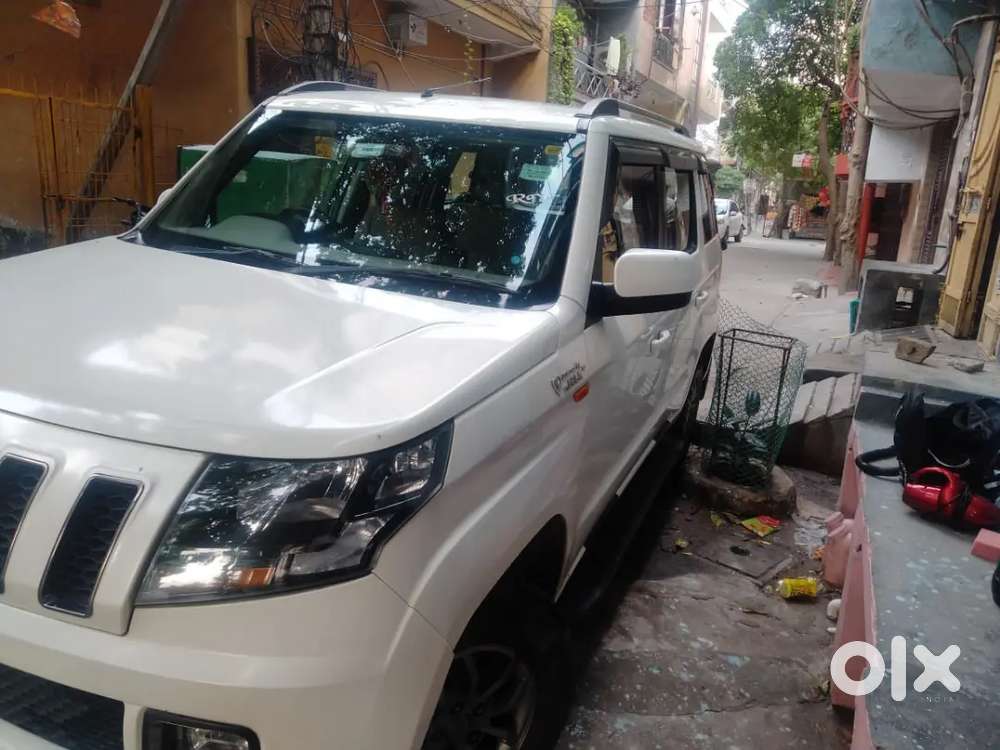 Mahindra TUV 300 2018 Diesel Well Maintained