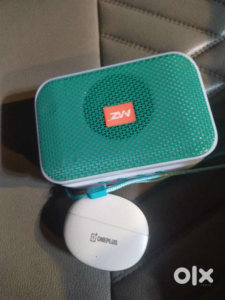 Bluetooth speaker & ear buds un used