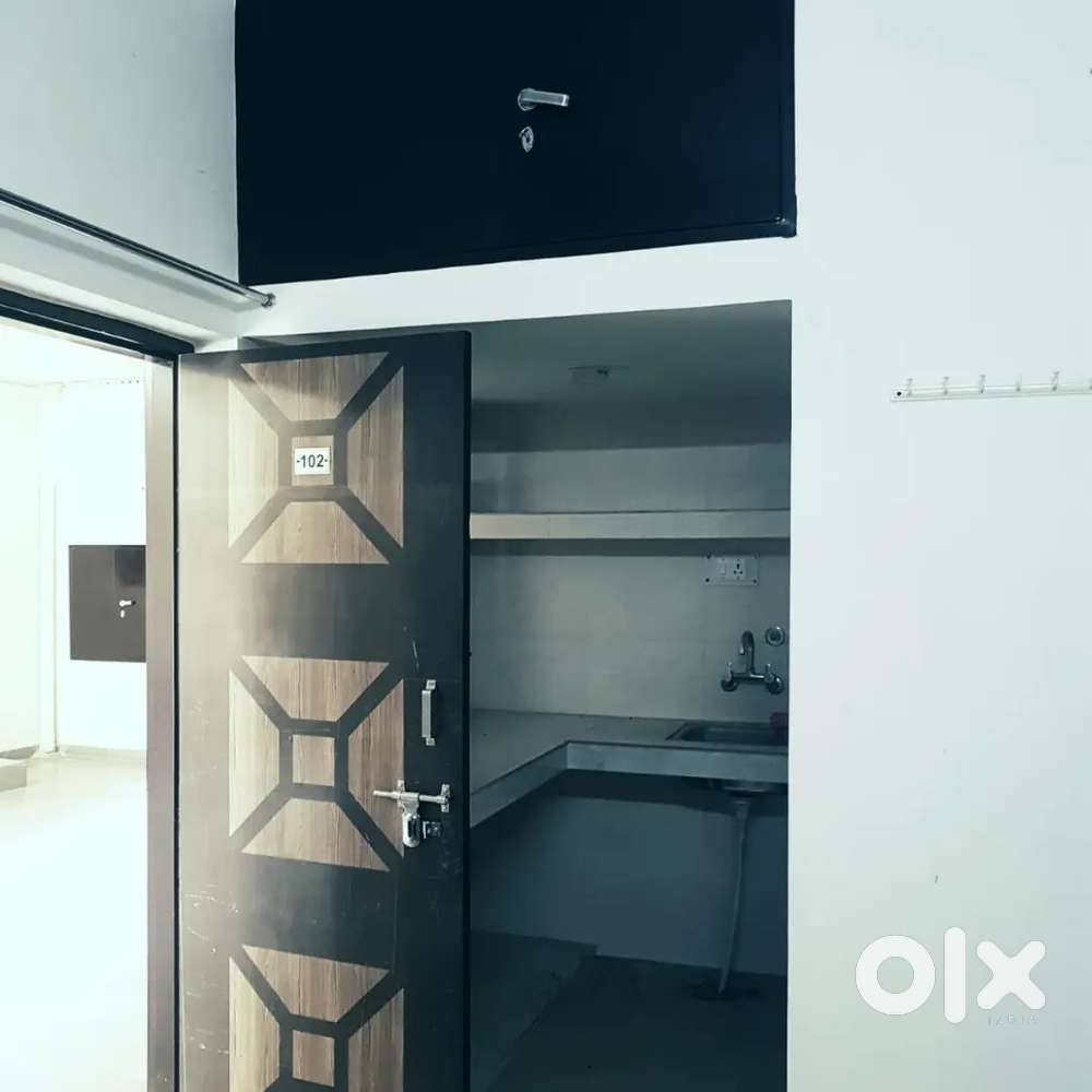 Semi-Furnished Rooms for Rent in Carterpuri Near Sector 23A –