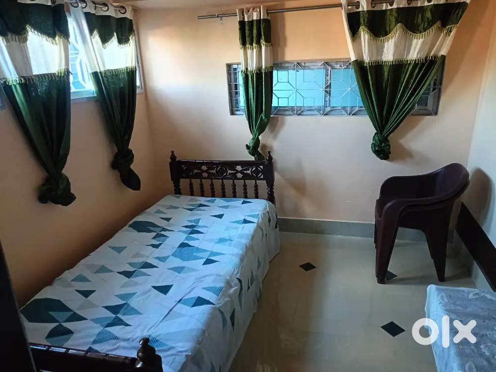 1 BHK room rent available