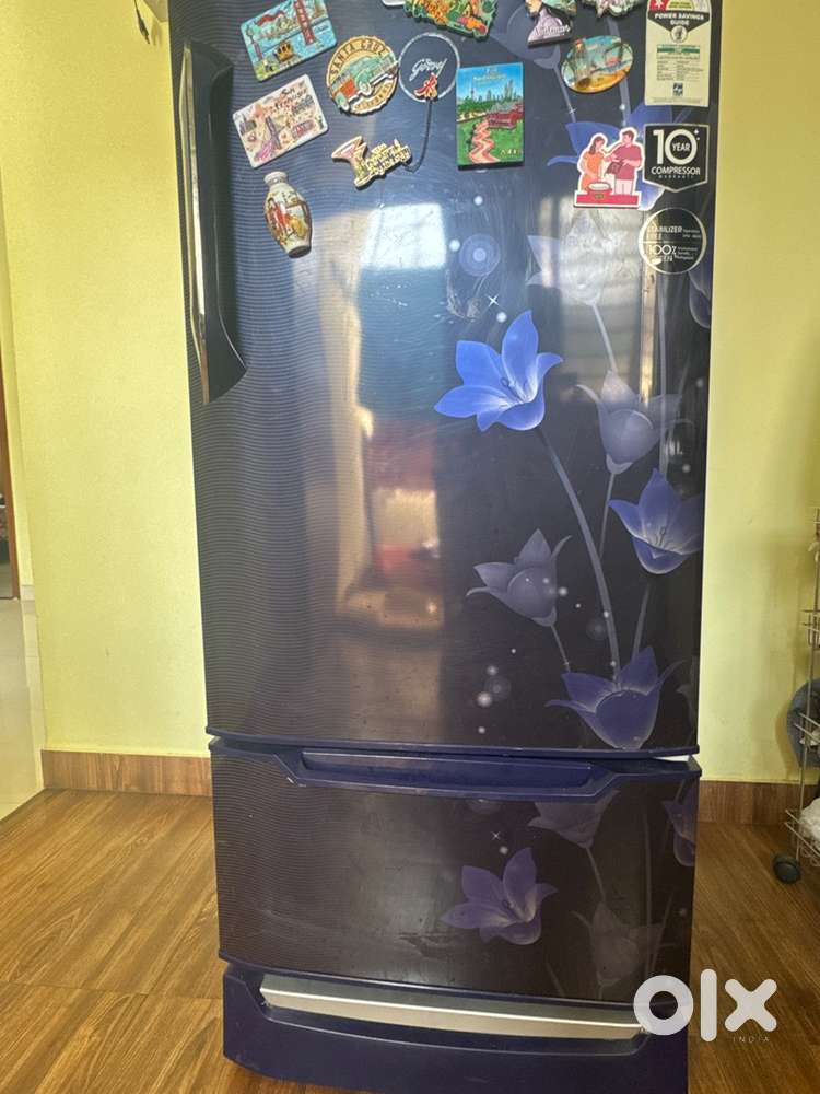 Godrej Edge Duo in Excellent Condition and 3 star power saving.