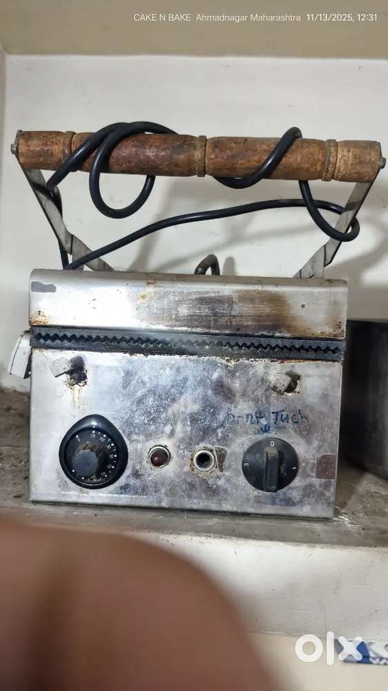 Girilar sandwich machine