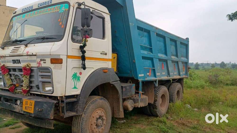 TATA HYVA -LPK 2518 BS IV (10 WHEELERS)