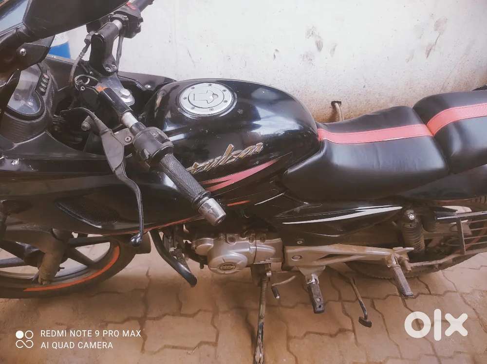 Bajaj 220F