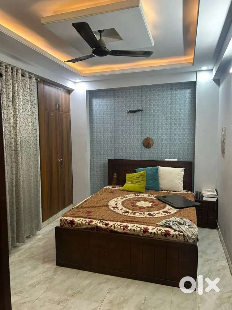 1 room is available for girls only