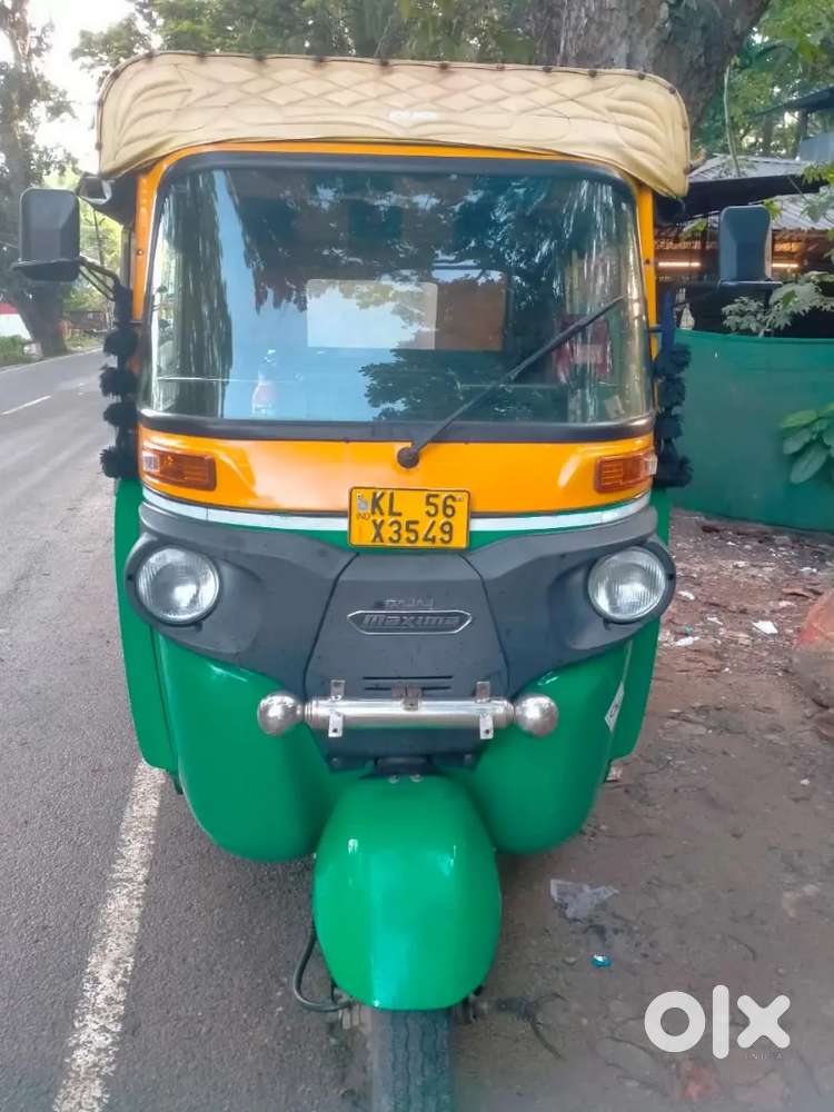 Bajaj maxima xwaid