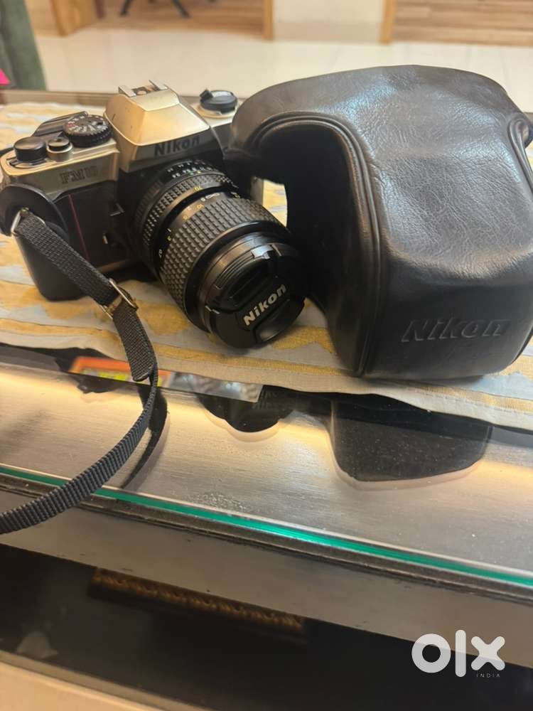Nikon FM 10 SLR camera