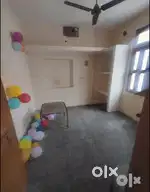 Single Room Without Kitchen & Shared Washroom