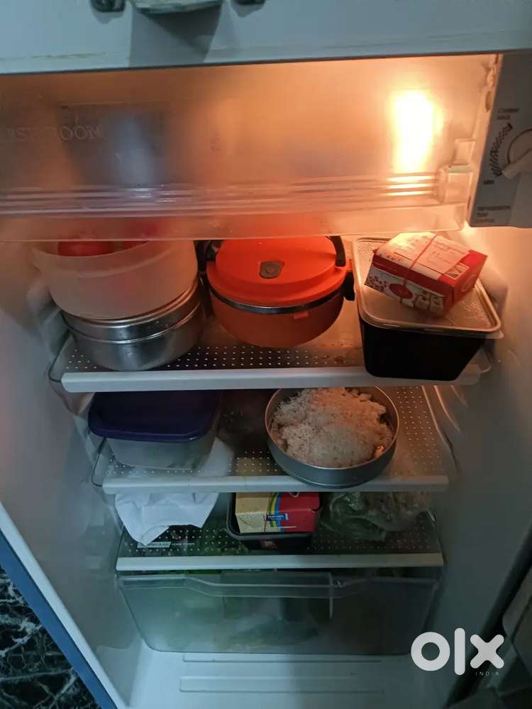 Refrigerator sharp