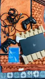 Playstation 4  Mint Condition 500 GB HDR Box and Warranty