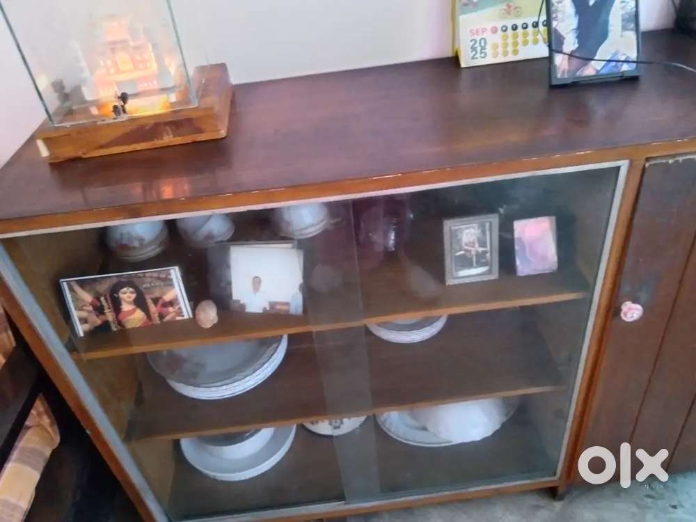 Sale furniture showcase n Merble tajmohol