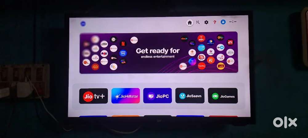 VW smart TV 32 inch