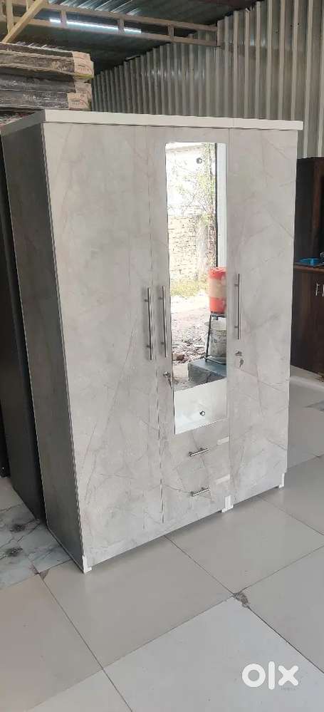 New 3door wardrobe available 4*6ft
