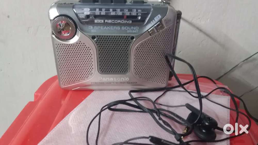 Panasonic walkman inbuilt speakers
