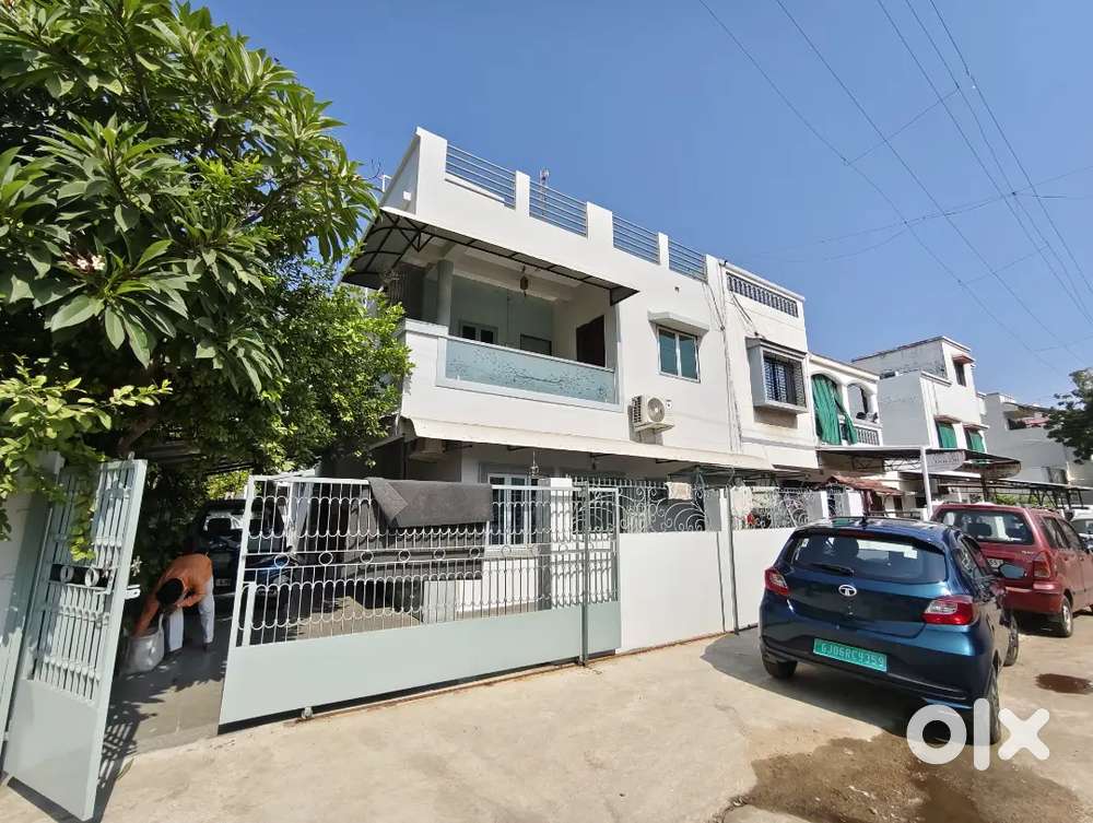 2BHKsemifurnis house on 1st floor familyor working Girls at Subhanpura