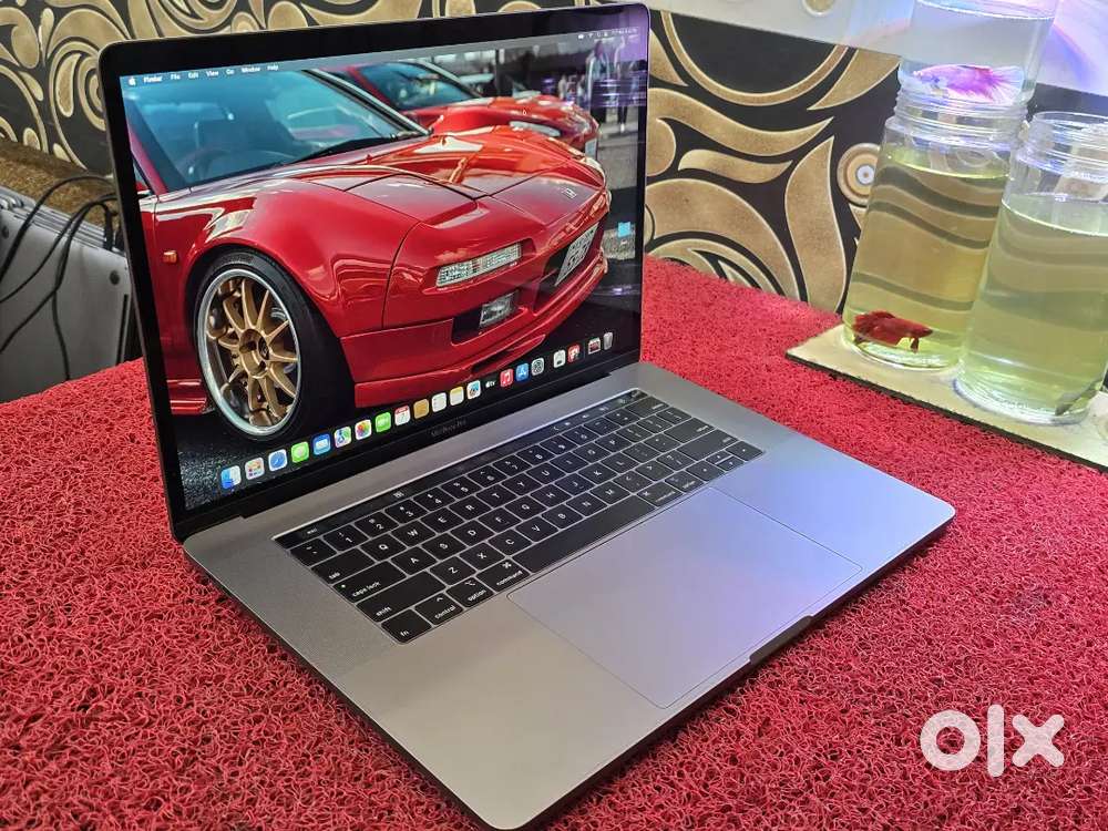 Apple Macbook Pro i7/16/256gb SSD 5.5gb Graphics 15inch Retina Display