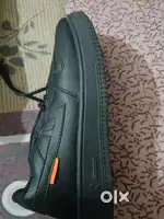 RUNNING SHOES