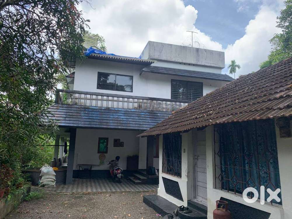 1st Floor for rent - Preferably  Bachelors