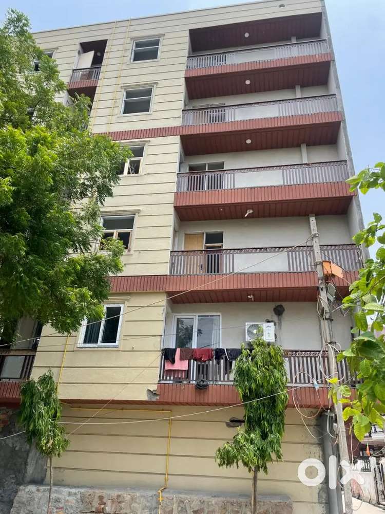 Furnished 1 bhk flat available from saket metro station