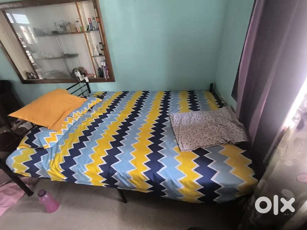 Folding bed with folding mattress