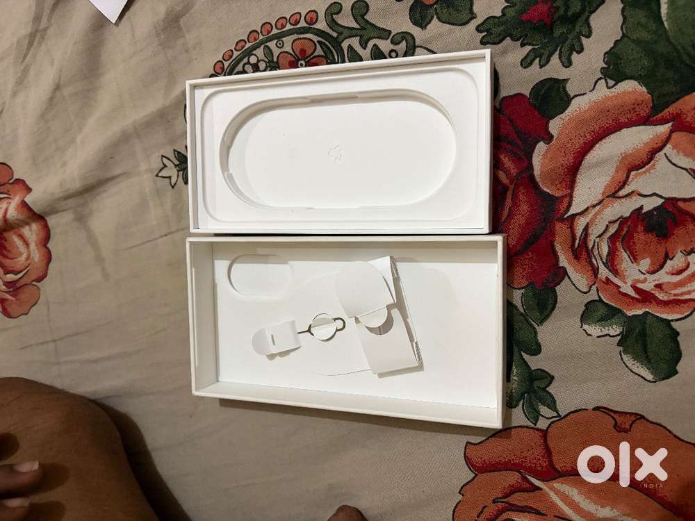 I phone 17 256 gb white colour