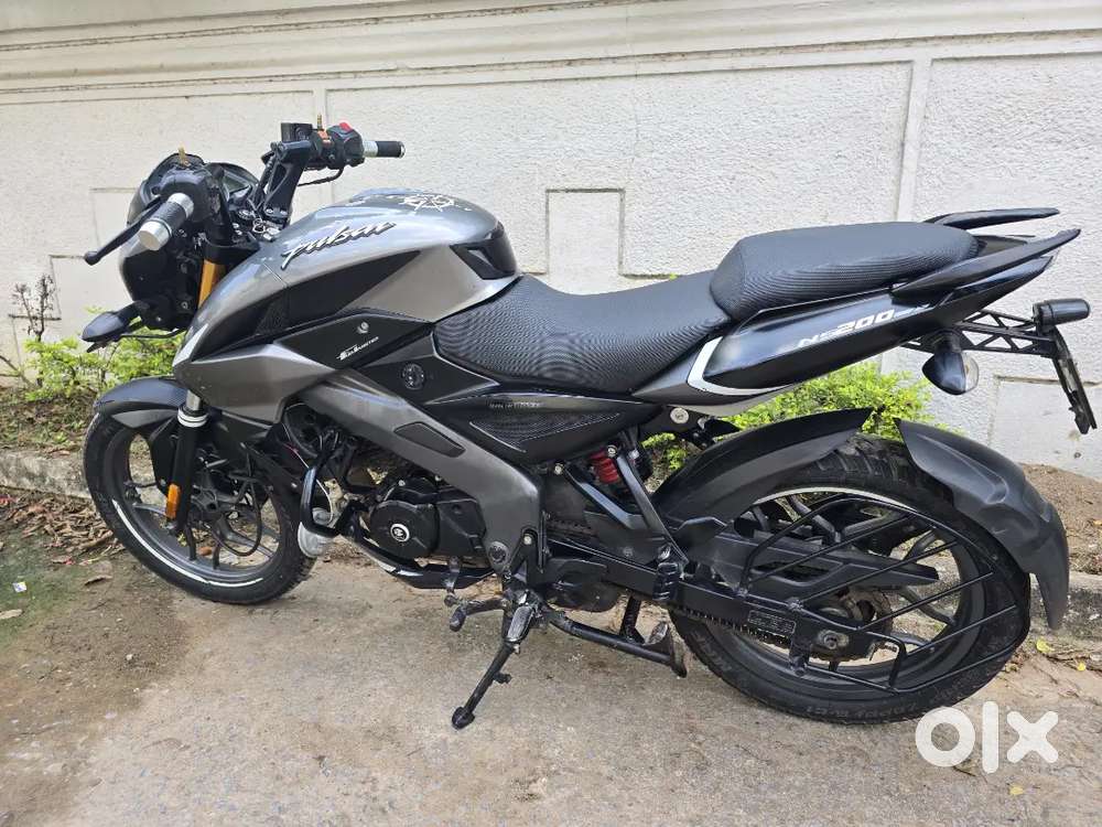 BAJAJ PULSAR NS 125