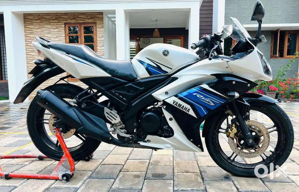Yamaha R15 S