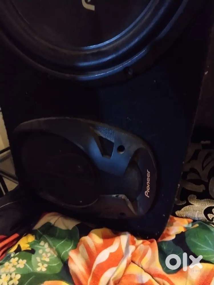 Car speaker, woofer, amplifier with box