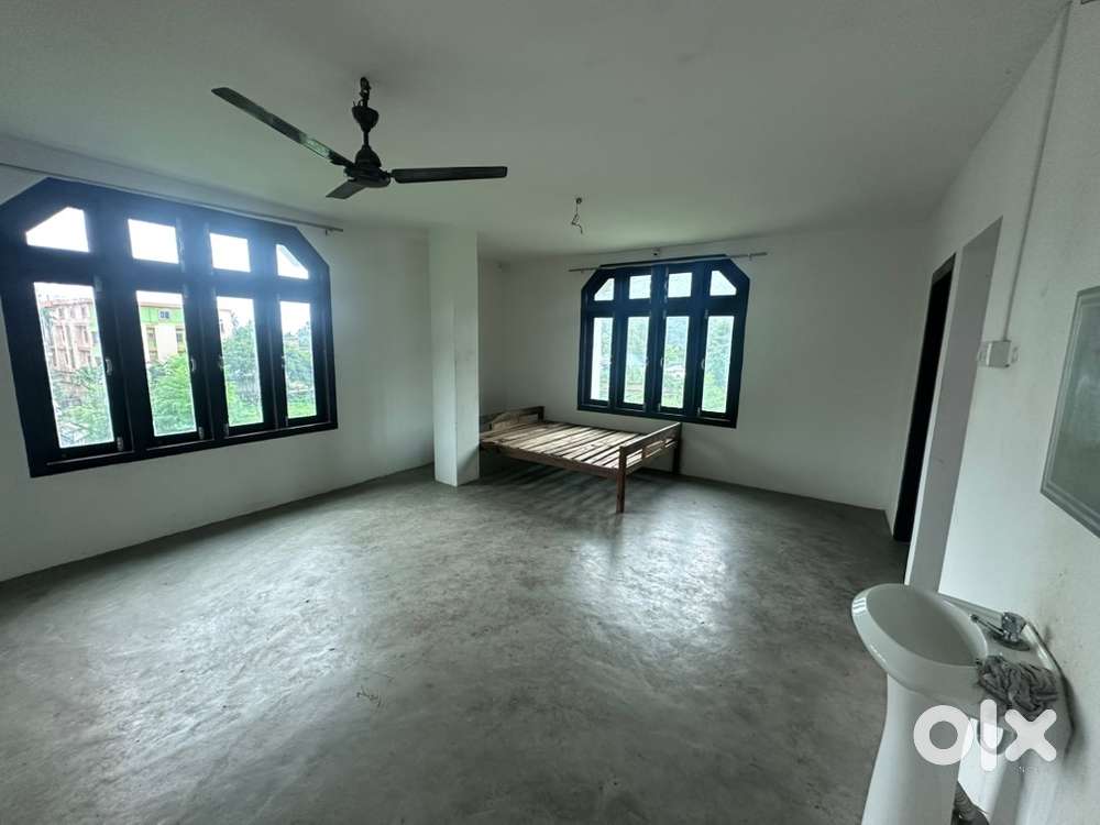 1 Single Room with Kitchen & Attached Bathroom near Garoghuli