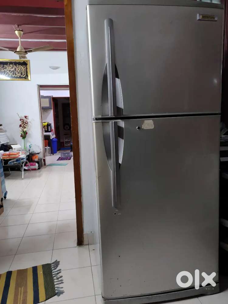 HITACHI DOUBLE DOOR REFRIGERATOR - 470 Litres